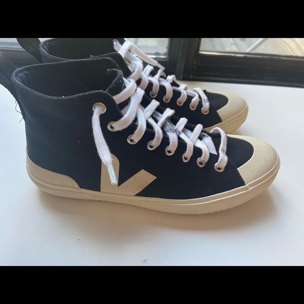 Veja black high top sneakers 41 / 10